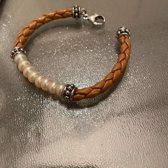 Leather & Pearl Bracelet - Picture 4 of 7
